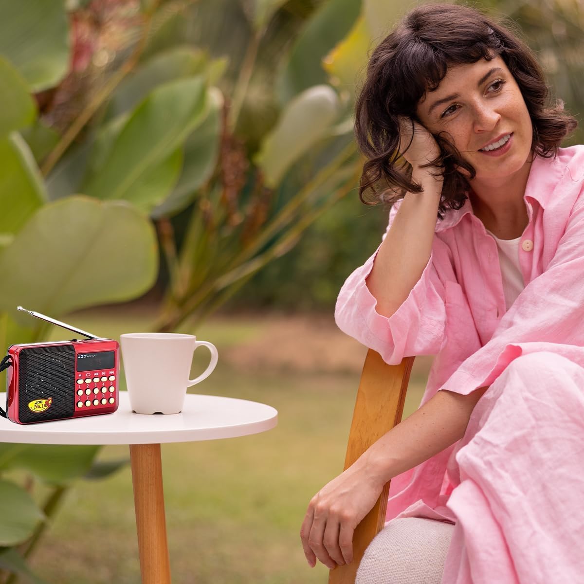 Radio FM Reîncărcabil Portabil – Sunet Clar, Design Modern, Funcții Multiple