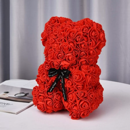 Ursuleț roșu din trandafiri artificiali – 18 cm | Cadou romantic elegant