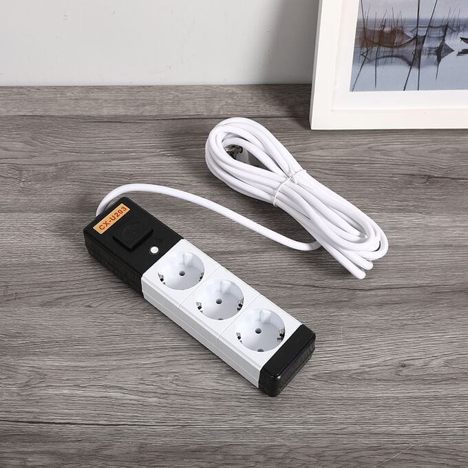 Prelungitor Electric ZET® CX-U203 cu 3 Prize și Întrerupător – Design Compact, Sigur și Durabil